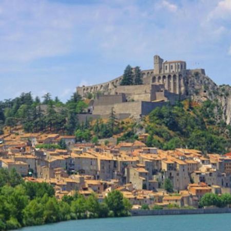 Agreable Appartement Au Calme Villeneuve  Kültér fotó