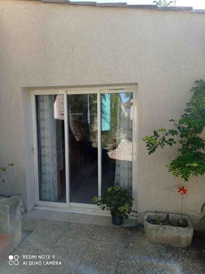 Agreable Appartement Au Calme Villeneuve  Kültér fotó